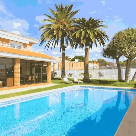 Holiday home Avo House Garden *