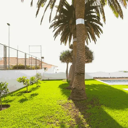 Avo House Garden Holiday home *