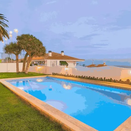 Avo House Garden Holiday home